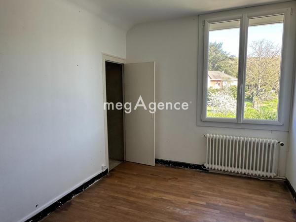 Maison à VOUNEUIL-SUR-VIENNE, 86210 - 10 pièces 190m²