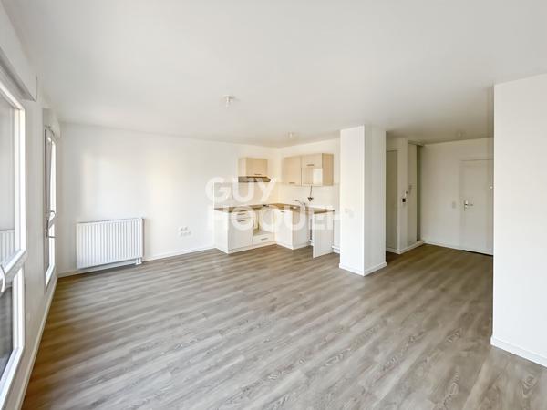 T3 AVEC BALCON - CAEN RIVE DROITE