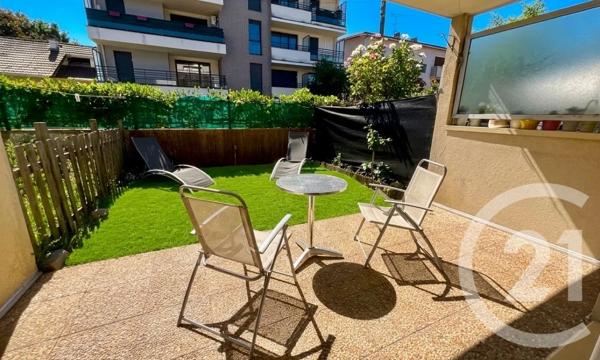Appartement F1 à vendre  1 pièce - 29 m 2   LIVRY GARGAN  - 93