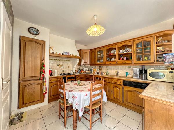 17200 ROYAN ROYAN