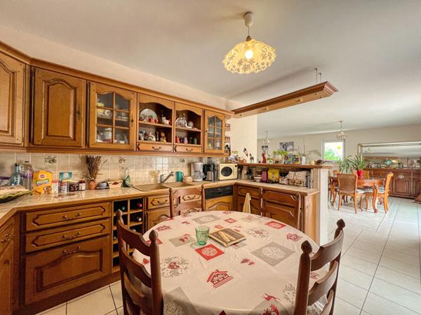 17200 ROYAN ROYAN