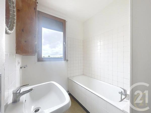Appartement F3 à vendre  3 pièces - 55 m 2   BONDY  - 93