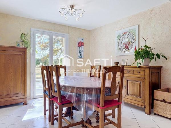 Jolie maison familiale de 5 chambres avec double garage + garage attenant