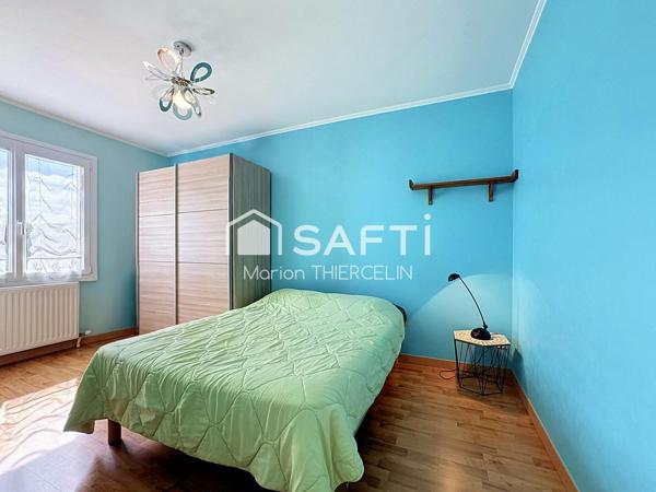 Jolie maison familiale de 5 chambres avec double garage + garage attenant