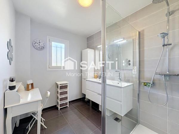 Jolie maison familiale de 5 chambres avec double garage + garage attenant