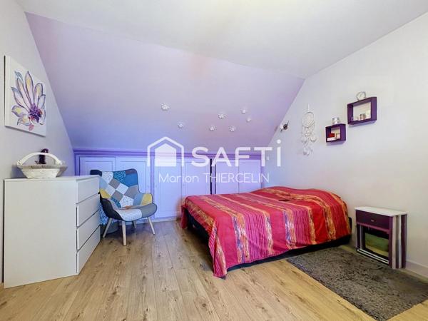 Jolie maison familiale de 5 chambres avec double garage + garage attenant