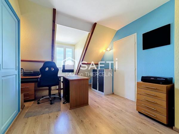 Jolie maison familiale de 5 chambres avec double garage + garage attenant