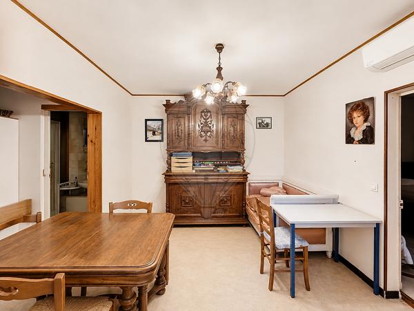 Maison 6 chambre(s) à vendre - Nîmes, Gard - 30