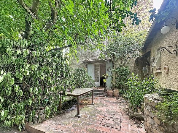 Maison 6 chambre(s) à vendre - Nîmes, Gard - 30