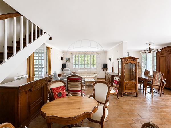 Maison 6 chambre(s) à vendre - Nîmes, Gard - 30