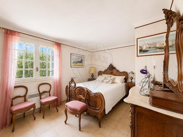 Maison 6 chambre(s) à vendre - Nîmes, Gard - 30