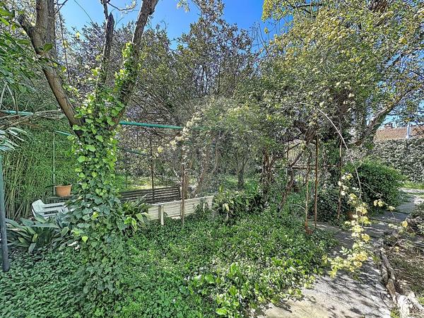 Maison 6 chambre(s) à vendre - Nîmes, Gard - 30