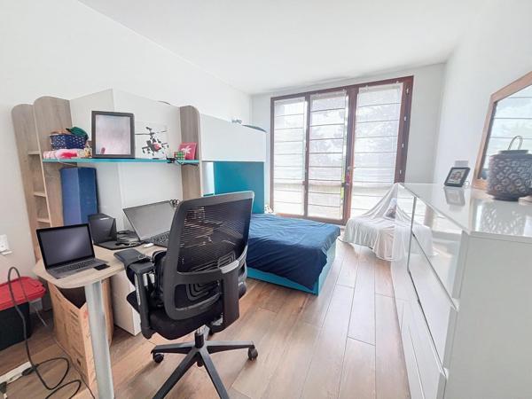 76M2 - SALON - SAM - CUISINE - 2 CH - SDB - CAVE - BOX