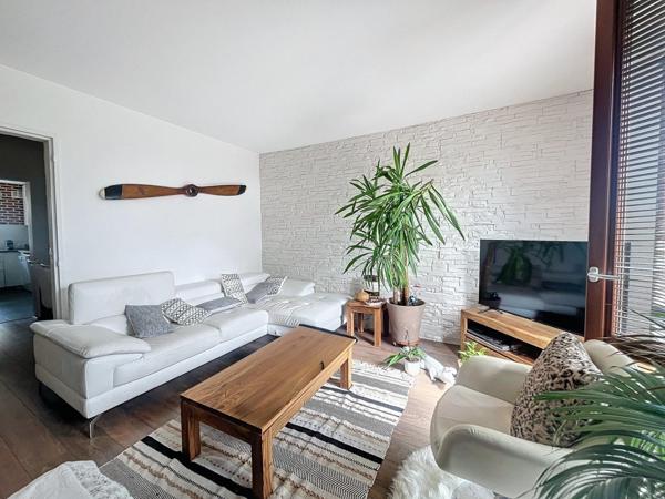 76M2 - SALON - SAM - CUISINE - 2 CH - SDB - CAVE - BOX