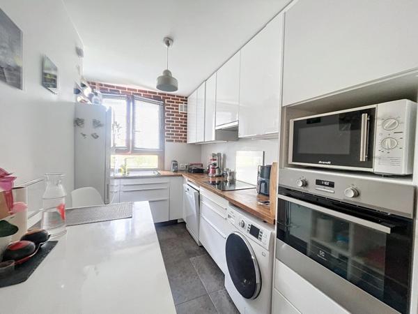 76M2 - SALON - SAM - CUISINE - 2 CH - SDB - CAVE - BOX