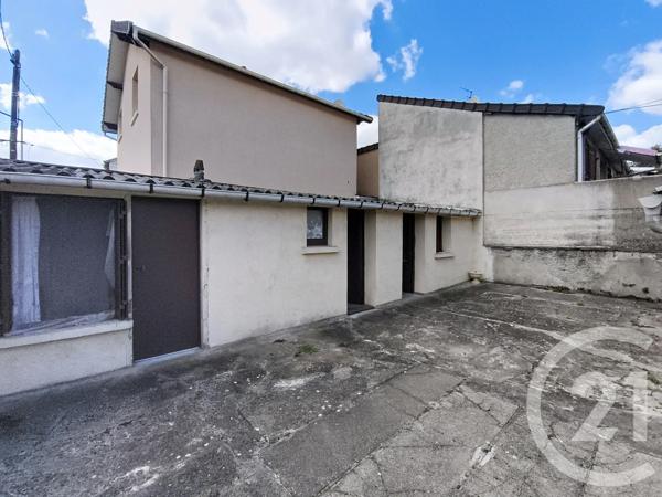 Maison à vendre  2 pièces - 30,77 m 2   ST DENIS  - 93