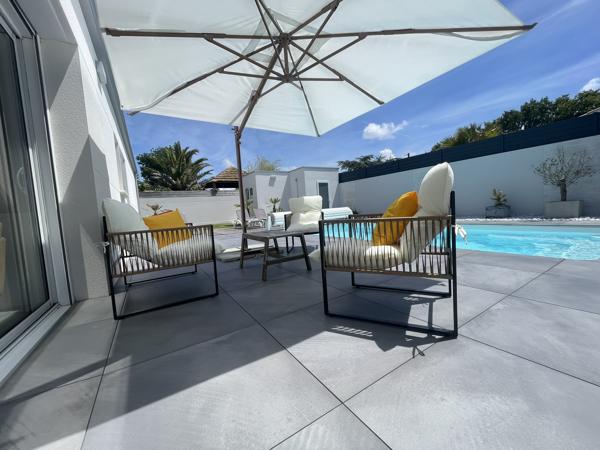 Véritable plain-pied 4 chambres contemporaine Toutes les caractéristiques