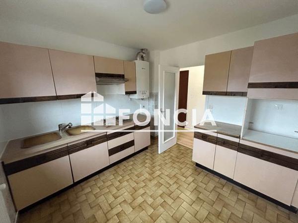 Location Appartement 4 pièces 80 m² - 85 BOULEVARD DU MOULIN DE LA TOUR Le Plessis Robinson 92350