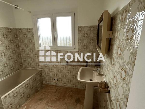 Location Appartement 4 pièces 80 m² - 85 BOULEVARD DU MOULIN DE LA TOUR Le Plessis Robinson 92350