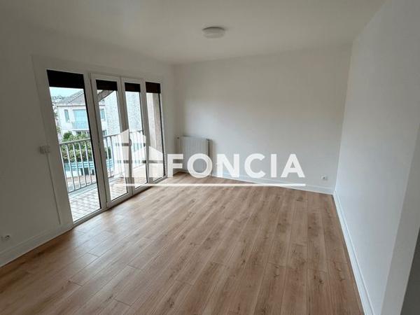 Location Appartement 4 pièces 80 m² - 85 BOULEVARD DU MOULIN DE LA TOUR Le Plessis Robinson 92350