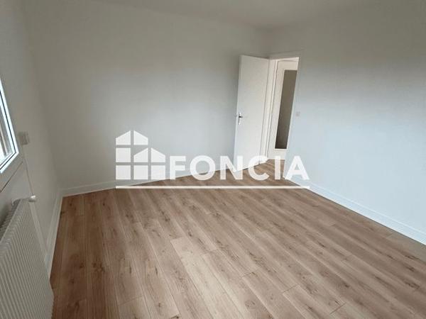 Location Appartement 4 pièces 80 m² - 85 BOULEVARD DU MOULIN DE LA TOUR Le Plessis Robinson 92350