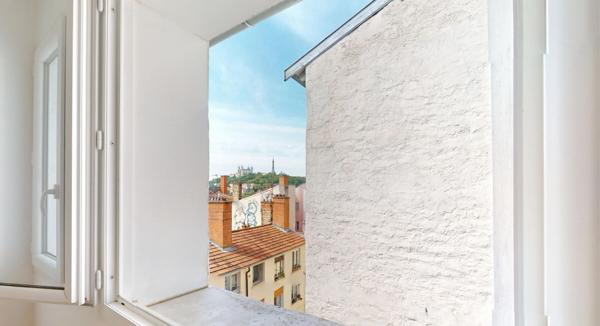 Appartement
         2 pièces
        - 62 m² 249 000 € *