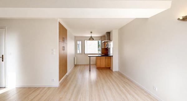 Appartement
         2 pièces
        - 62 m² 249 000 € *