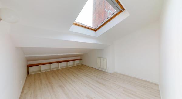 Appartement
         2 pièces
        - 62 m² 249 000 € *