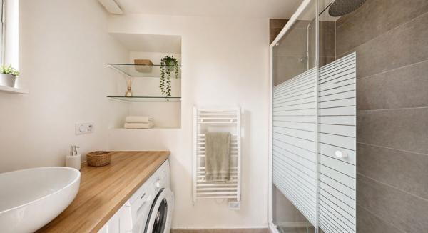 Appartement
         2 pièces
        - 62 m² 249 000 € *