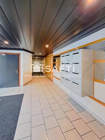 Coup de cœur assuré : rare à Brunstatt-Didenheim (68350), dans résidence récente de 2000, bel et lumineux appartement en ATTIQUE  F5 de 110 m2 au sol 95m2 (Carrez) comprenant 4 chambres, bénéficiant d'un cadre paisible et verdoyant, avec proximité du pôle de santé, Super U, écoles, commerces et transports.