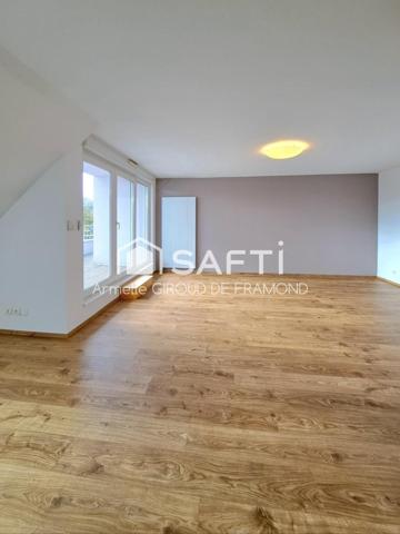Coup de cœur assuré : rare à Brunstatt-Didenheim (68350), dans résidence récente de 2000, bel et lumineux appartement en ATTIQUE  F5 de 110 m2 au sol 95m2 (Carrez) comprenant 4 chambres, bénéficiant d'un cadre paisible et verdoyant, avec proximité du pôle de santé, Super U, écoles, commerces et transports.