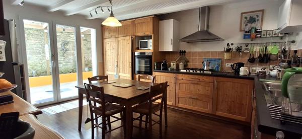 Coup de cœur assuré pour cette maison rénovée avec dépendances et seconde habitation à exploiter