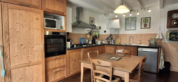 Coup de cœur assuré pour cette maison rénovée avec dépendances et seconde habitation à exploiter