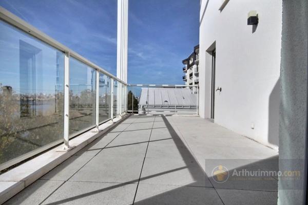 Vente                                                      Appartement
                        
                     5 pièces                      102 m2                     à Alfortville