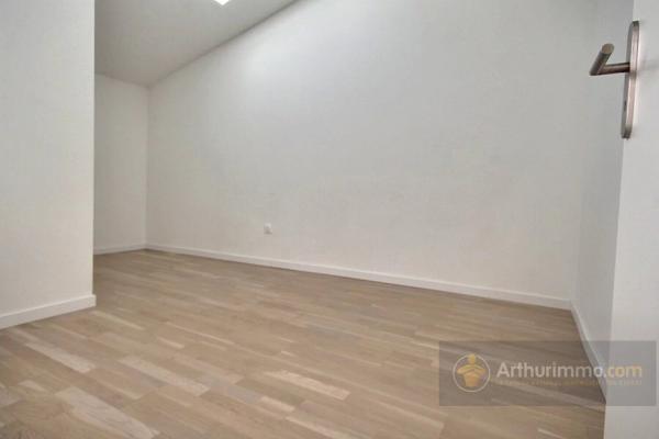 Vente                                                      Appartement
                        
                     5 pièces                      102 m2                     à Alfortville