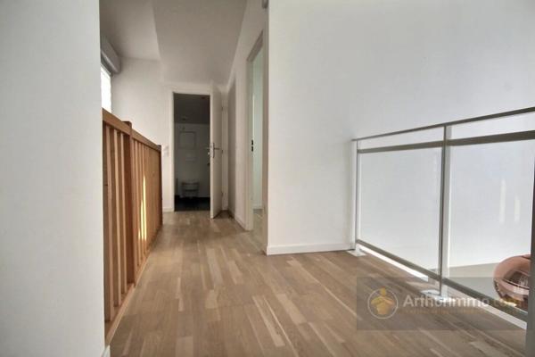 Vente                                                      Appartement
                        
                     5 pièces                      102 m2                     à Alfortville