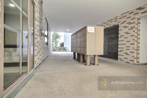 Vente                                                      Appartement
                        
                     5 pièces                      102 m2                     à Alfortville