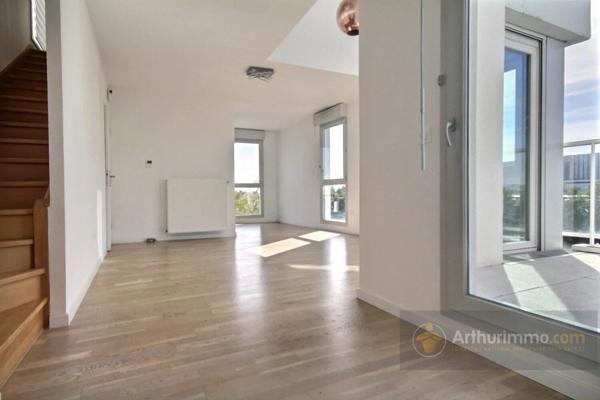 Vente                                                      Appartement
                        
                     5 pièces                      102 m2                     à Alfortville