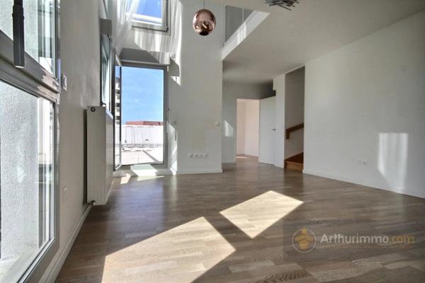 Vente                                                      Appartement
                        
                     5 pièces                      102 m2                     à Alfortville