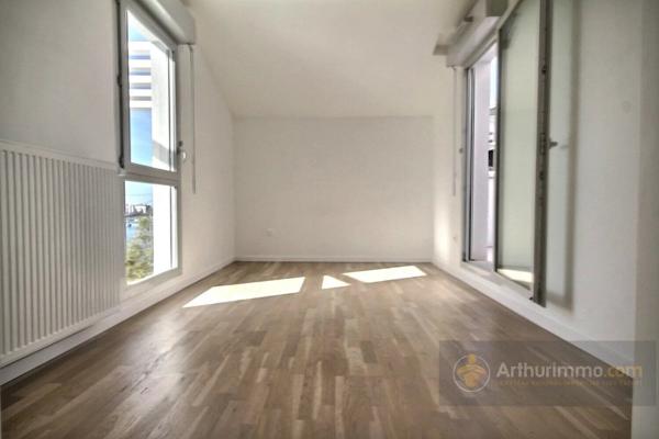 Vente                                                      Appartement
                        
                     5 pièces                      102 m2                     à Alfortville