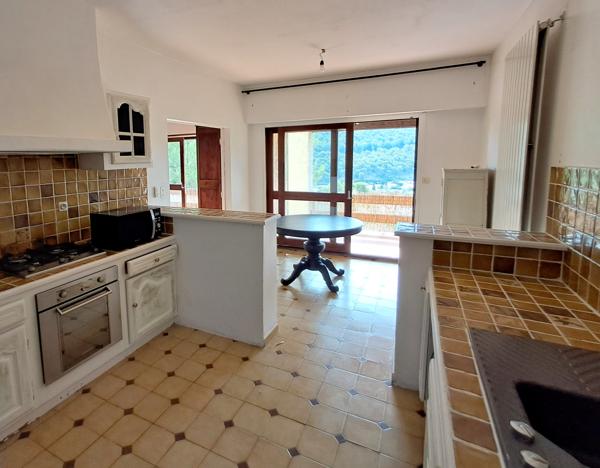 CARNOUX-EN-PROVENCE – GRANDE MAISON 201 M² – 3 LOGEMENTS – PISCINE – GRAND GARAGE – VUE DÉGAGÉE
