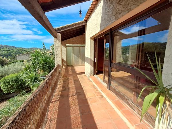 CARNOUX-EN-PROVENCE – GRANDE MAISON 201 M² – 3 LOGEMENTS – PISCINE – GRAND GARAGE – VUE DÉGAGÉE
