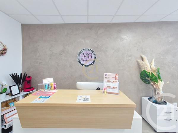 à vendre  51 m2 LA FARE LES OLIVIERS - 13