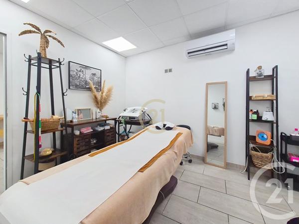 à vendre  51 m2 LA FARE LES OLIVIERS - 13