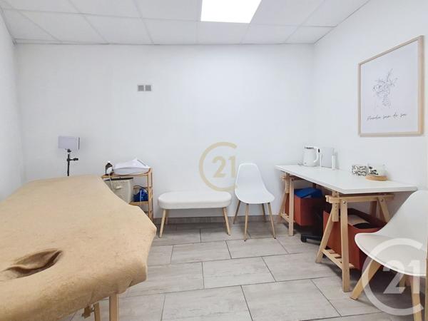 à vendre  51 m2 LA FARE LES OLIVIERS - 13