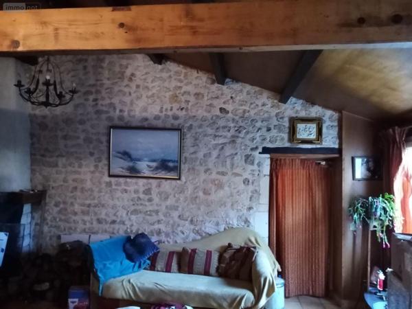 Propriété d'agrément à vendre à Saint-Just-Luzac en Charente-Maritime (17320), ref : 02042