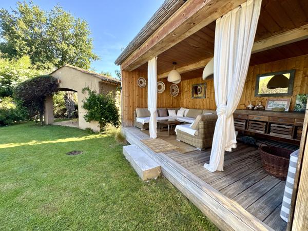 Propriété avec piscine à quelques minutes du village de Grimaud