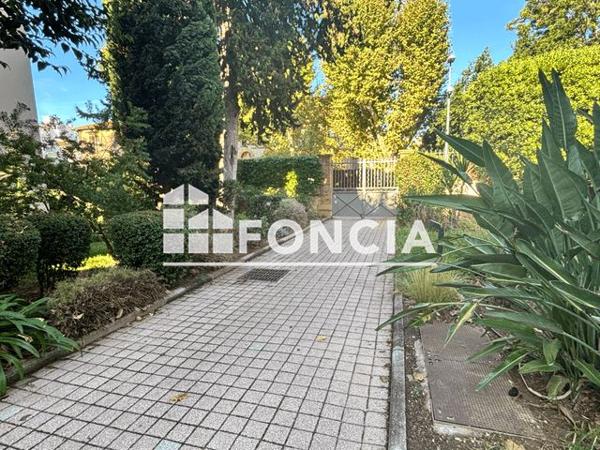 Location Appartement 2 pièces 52.1 m² - 11 RUE LEON GAUTIER Hyeres Les Palmiers 83400