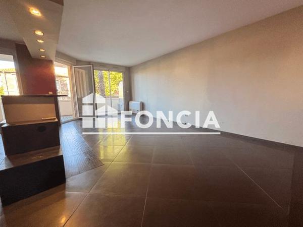 Location Appartement 2 pièces 52.1 m² - 11 RUE LEON GAUTIER Hyeres Les Palmiers 83400