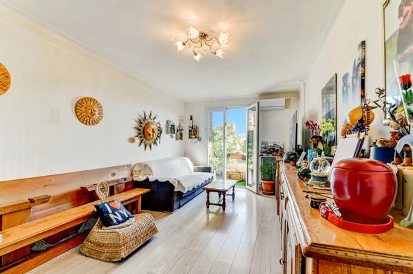 Nice (06100) Grand 2 pièces traversant avec 2 balcons - Nice Cessole